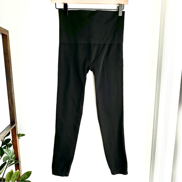 Spanx Look At Me Now Seamless Leggings - Picture 2 of 5